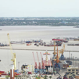 Montevideo Harbor by Richard Reeve
