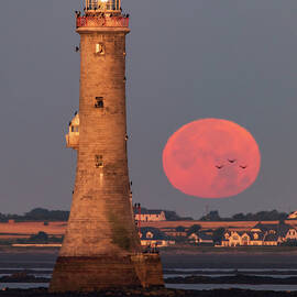 Moonset, Haulbowline Lighthouse by Adrian Hendroff