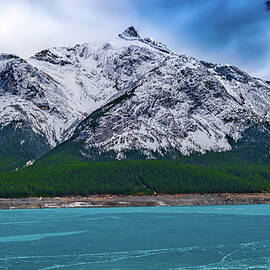 Mt Michener Abraham Lake by Tommy Farnsworth