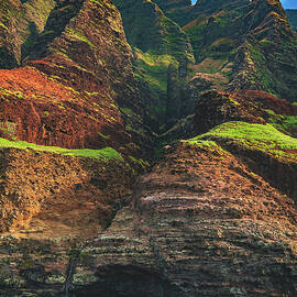 Na Pali Colored Cliffs - Kauai, Hawaii - Vertical by Abbie Warnock