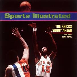 New York Knicks Earl Monroe, 1973 Nba Eastern Conference Sports Illustrated Cover by Sports Illustrated