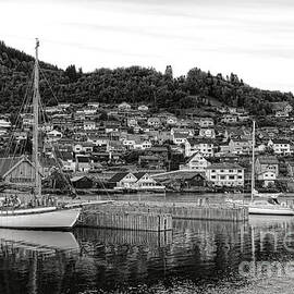 Norheimsund by Olivier Le Queinec
