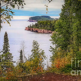Palisade Head from Tettagouch by Mark Triplett