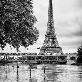 Paris sur Seine Collection - Along the Seine I by Philippe HUGONNARD