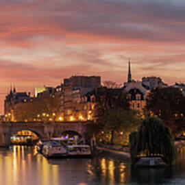 Pont Neuf Panorama, Paris by Adrian Hendroff