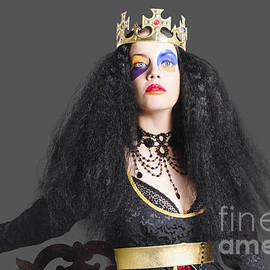 Queen in black clothes by Jorgo Photography