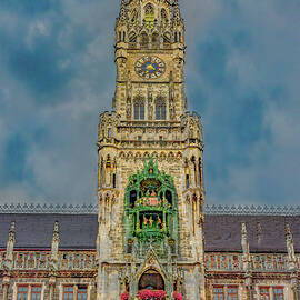 Rathaus-Glockenspiel of Munich by Marcy Wielfaert
