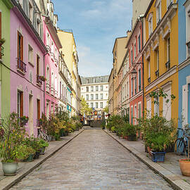 Rue Cremieux, Paris by Adrian Hendroff