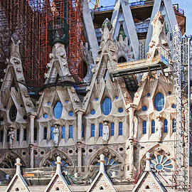 Sagrada Familia Basilica, Barcelona by Tatiana Travelways