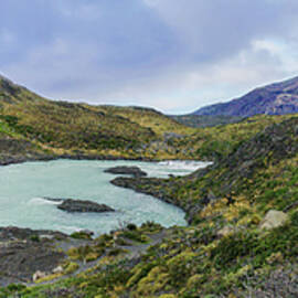 Salto Grande by Steven Dos Remedios