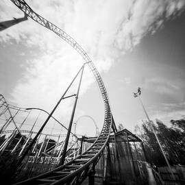 SAW - Thorpe Park by Will Gudgeon