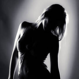 Sensual woman silhouette by Stefano Senise