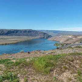 Wanapum Lake on the Columbia River by Tom Cochran
