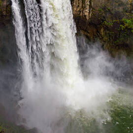 Snoqualmie Falls in Summer by Tommy Farnsworth