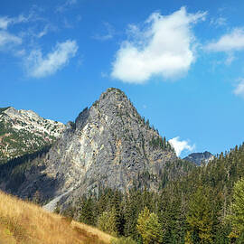 Snoqualmie Pass Cascade Range by Dan Sproul