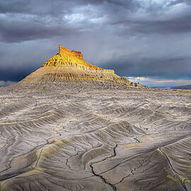 Spotlight in the Storm 16x9 by Richard DeYoung