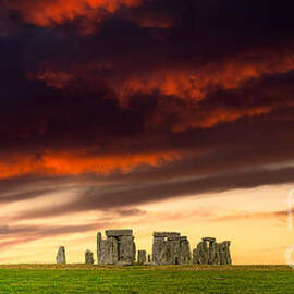 Stonehenge on the summer solstice by Stefano Senise