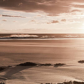 Sunrise of copper light by Francisco Ruiz Navas