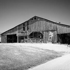 Tennessee Barn by Steven Nelson