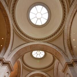 The Metropolitan Museum of Art, Architectural Elegance in New York by Travel Essayist