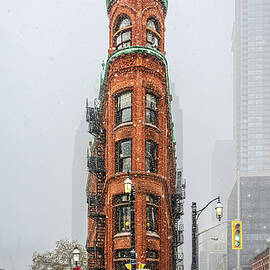 Toronto's Crown of Downtown by DEE POTTER