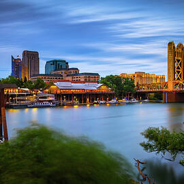 Tower Bridge and Sacramento River in Sacramento, California, captured at night by Miroslav Liska