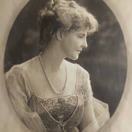 Unknown Beauty by Mary Lee Dereske