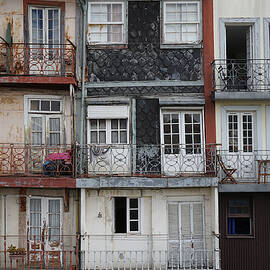 Urban Porto by Richard Reeve