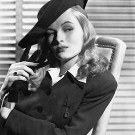 Veronica Lake Femme Fatale Vintage Glamour 1940 Era by Silver Screen