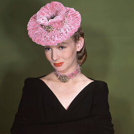 Veronica Lake Stunning Elegant Pose Pink Hat by Silver Screen