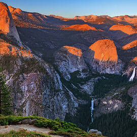 Washburn Point Sunset - Yosemite, California by Abbie Matthews
