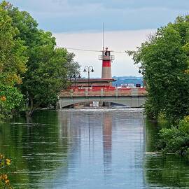 Yahara River, Madison, Wisconsin by Steven Ralser