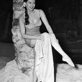 Yvonne De Carlo Leggy Bikini Palm Tree Glamour Pose by Silver Screen