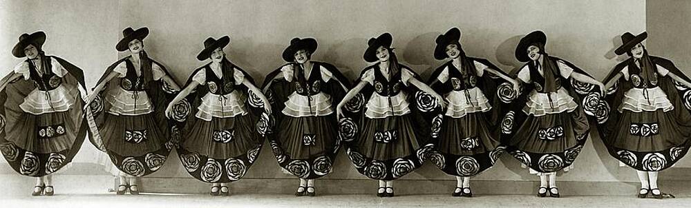 Traditional Mexican Dancers in Costume Wall Art