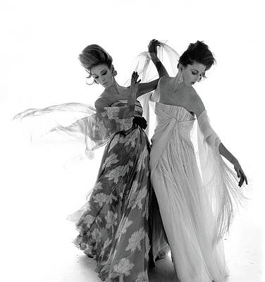 Elegant Fashion Dance Poses Photograph