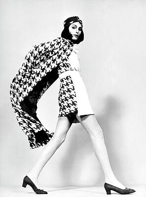 Monochrome Photograph - Benedetta Barzini Wearing A Forquet Outfit by Franco Rubartelli