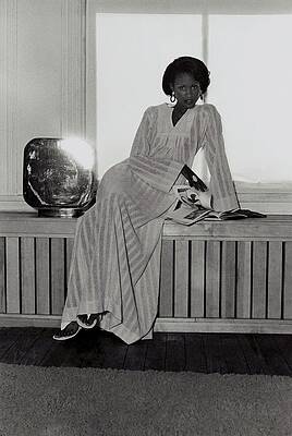 Illuminate Photograph - Beverly Johnson Wearing A Striped Caftan by Kourken Pakchanian