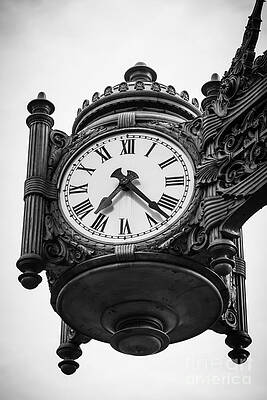 Illinois Wall Art featuring the photograph Chicago Macy's Marshall Field's Clock In Black And White by Paul Velgos