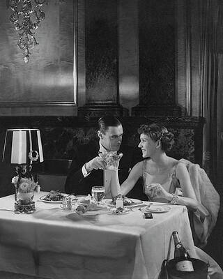 Elegant Couple Dining Wall Art