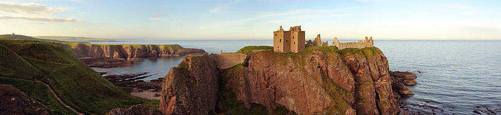 Dunnottar Castle by Grant Glendinning