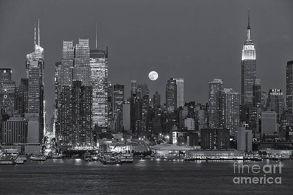 Wall Art featuring the photograph Full Moon Rising Over New York City III by Clarence Holmes
