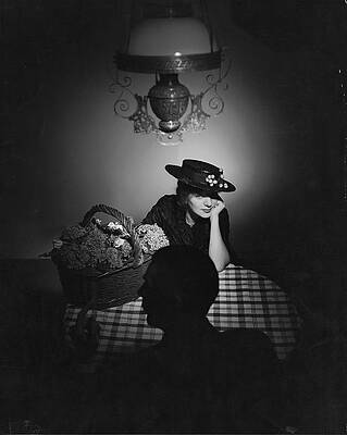 Illuminate Photograph - Gertrude Lawrence And Raymond Massey by Horst P. Horst