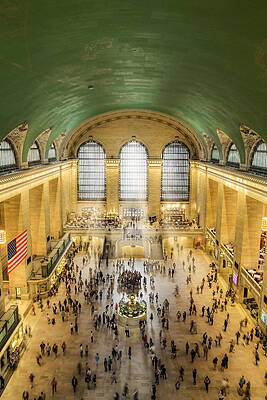 Bustling Grand Central Terminal Scene Wall Art