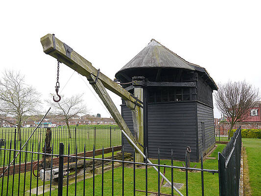 Historical Wall Art featuring the photograph Harwich - Treadwheel Crane III by Richard Reeve