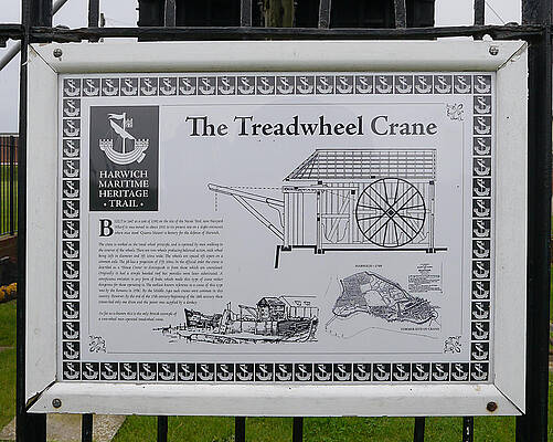 Historical Wall Art featuring the photograph Harwich - Treadwheel Crane by Richard Reeve