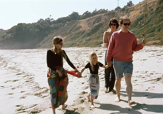 California Wall Art featuring the photograph Joan Didion And John Gregory Dunne On A Beach by Henry Clarke