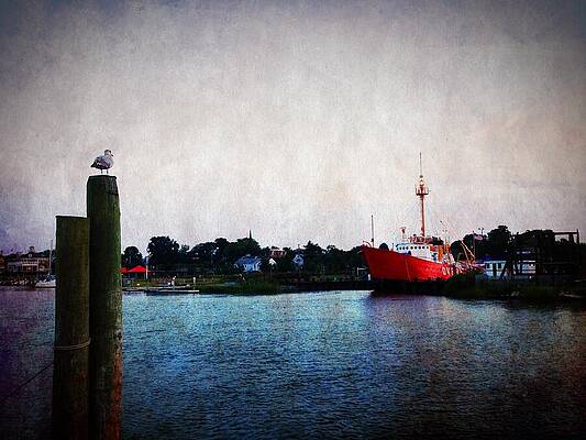 Historical Wall Art featuring the photograph Lewes - Overfalls Lightship 2 by Richard Reeve