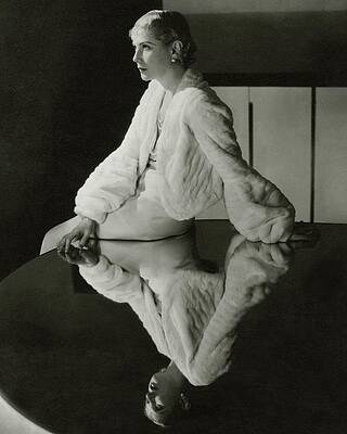 Vintage Fashion Reflection Wall Art