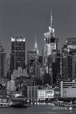 Wall Art featuring the photograph Manhattan Twilight IX by Clarence Holmes