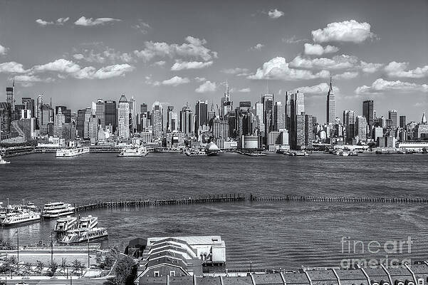 Wall Art featuring the photograph New York City Summer Skyline II by Clarence Holmes
